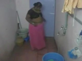Desi kylä bhabhi intialainen täti kätketty nokan http://www.xnidhicam.blogspot.com