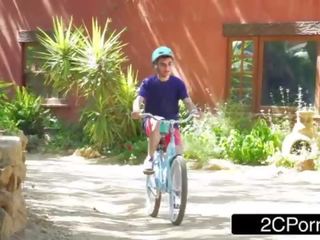 El más atractivo barrio mqmf verónica avluv follando un chico quien can&#039;t paseo un bicicleta