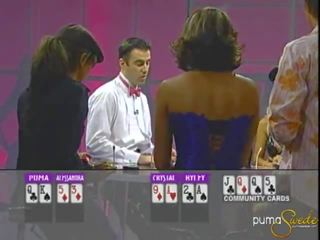 Blond puma suédois wins une jackpot dedans poker