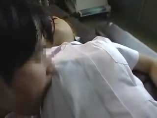 Japans dokter betrapt misbruik maken van verpleegster video-