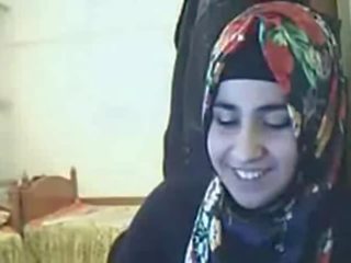 Vídeo - hijab gaja mostrando cu em webcam