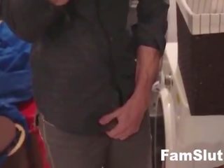 סוֹטֶה step-dad אובססיבי עם בנות תחתונים | famslut.com