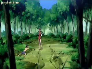 Hentai κορίτσι παίρνει βιδωθεί σε δάσος
