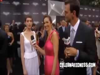 Célébrité anne hathaway pokers à la sombre chevalier premiere