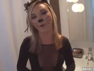 Sexy mačiatko dievča fucked cez a jizzed